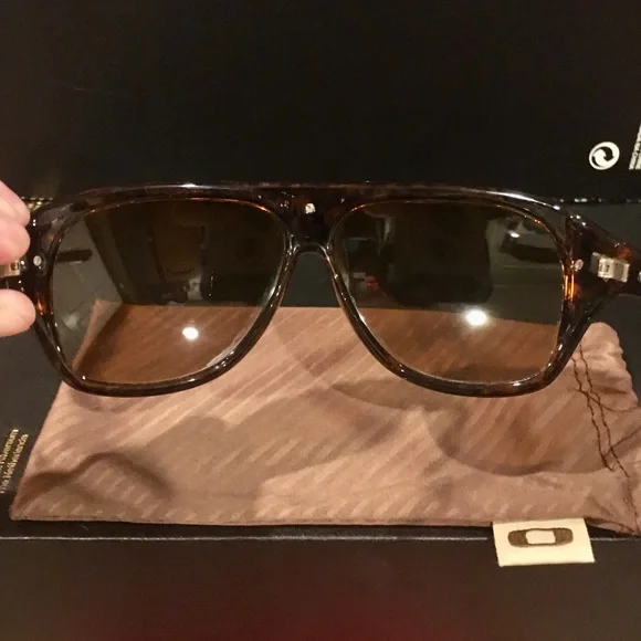 FOX CADET SUNGLASSES BY OAKLEY NWOT